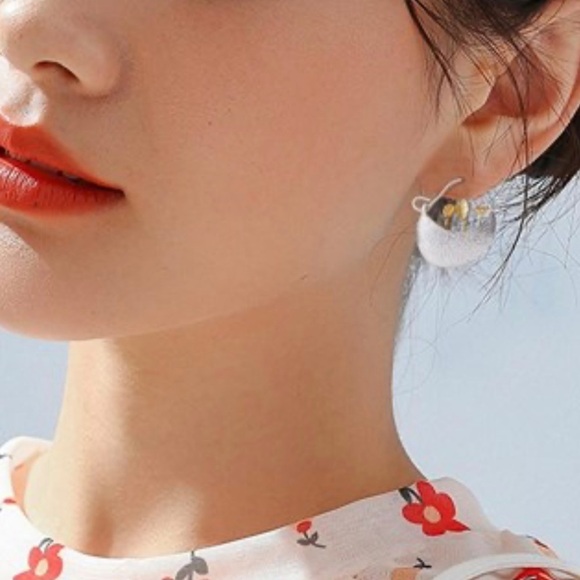 2/$30🌵 Garden Tote Plants Earrings Silver & Gold Butterfly Leaf Delicate NEW - Picture 5 of 11